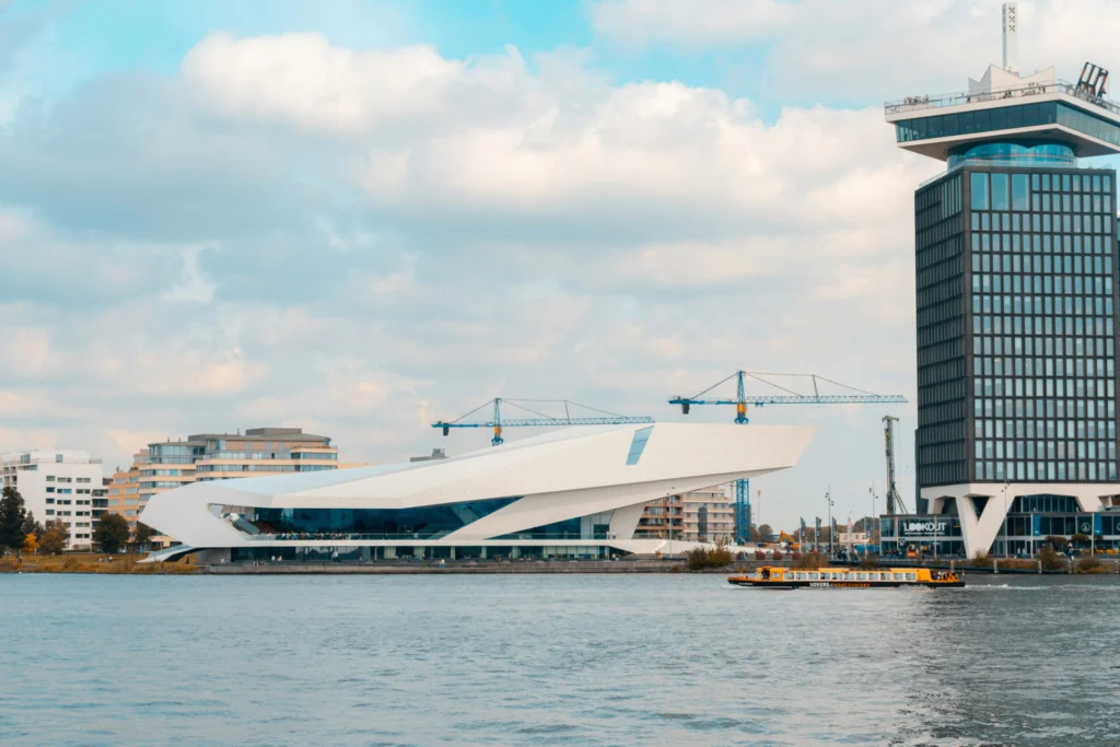 Eine Aufnahme vom Kreuzfahrthafen in Amsterdam.