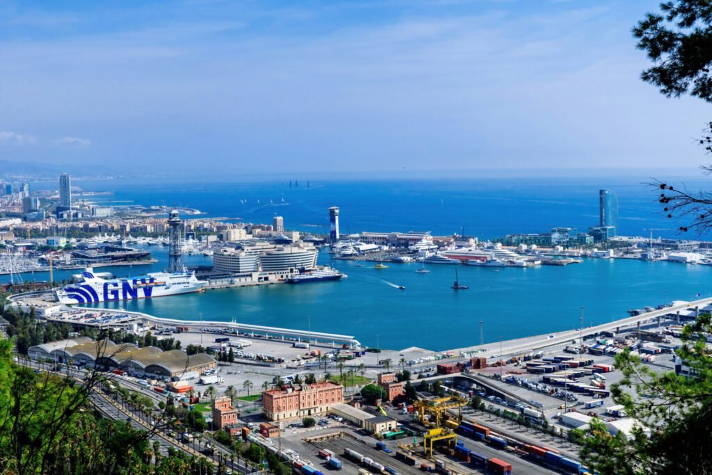 Barcelona Eine Aufnahme vom Hafengelände in Barcelona.