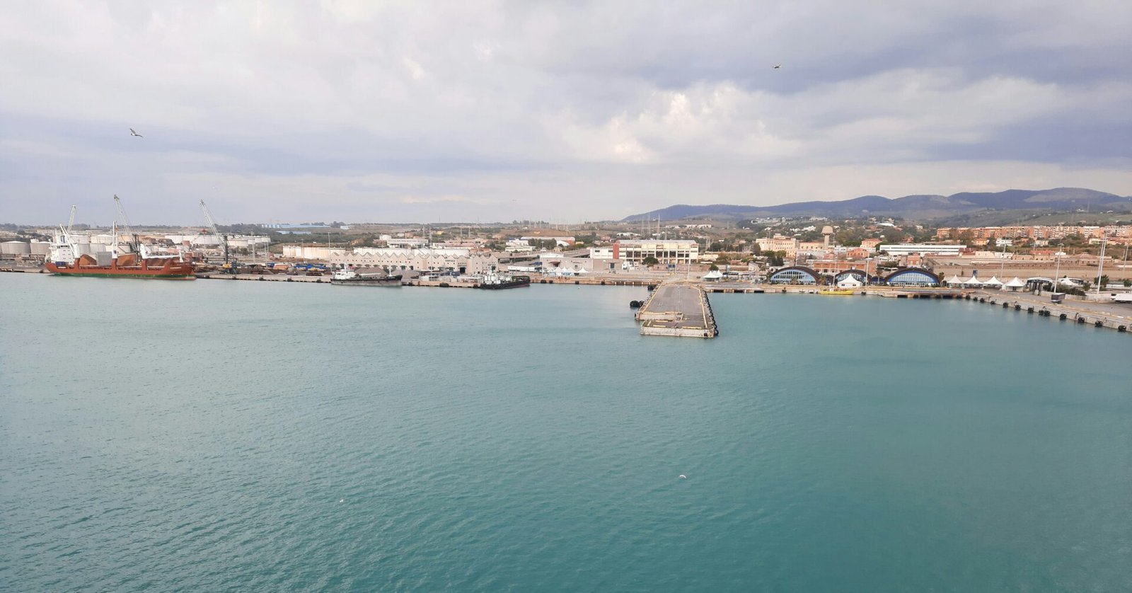 Eine Aufnahme vom Hafengelände in Civitavecchia.