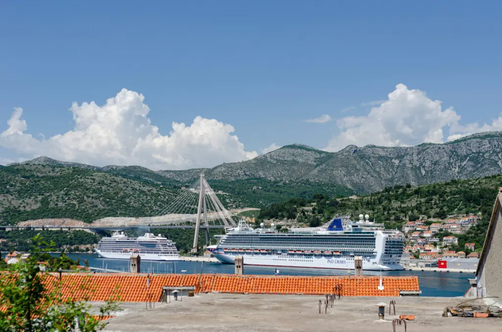 Eine Aufnahme vom Kreuzfahrthafen Dubrovnik