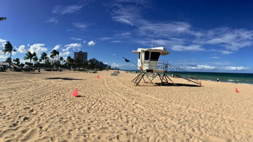 Fort Lauderdale Eine Aufnahme vom Strand in Fort Lauderdale, Florida.