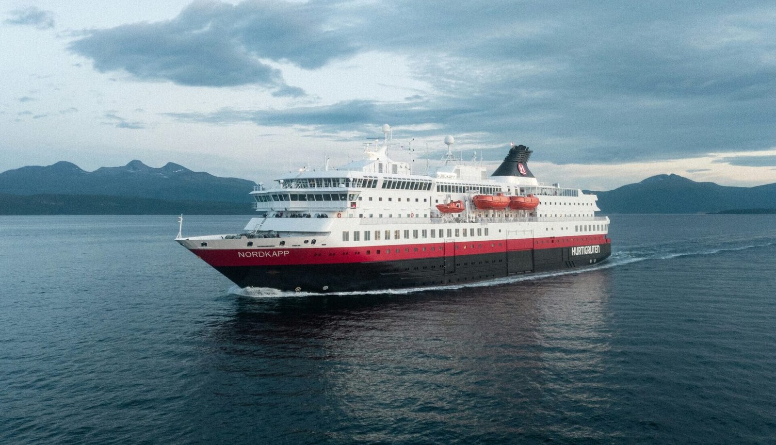 Eine Aufnahme der Nordkapp von Hurtigruten in Norwegen, 2021.