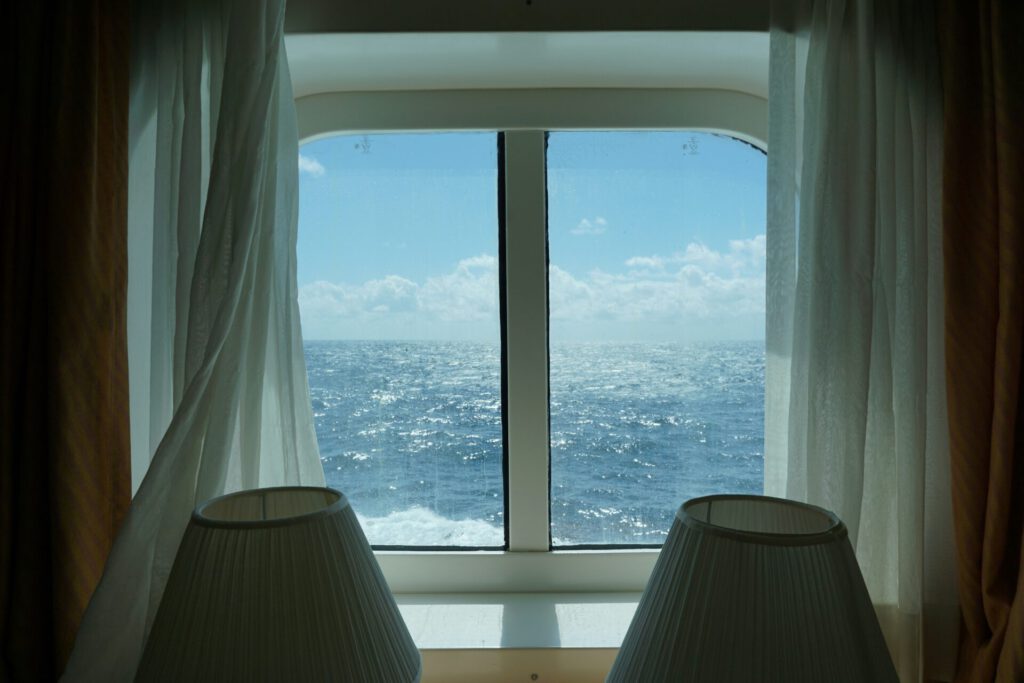 Kabine Eine Aufnahme von einer Außenkabine auf einem Kreuzfahrtschiff.