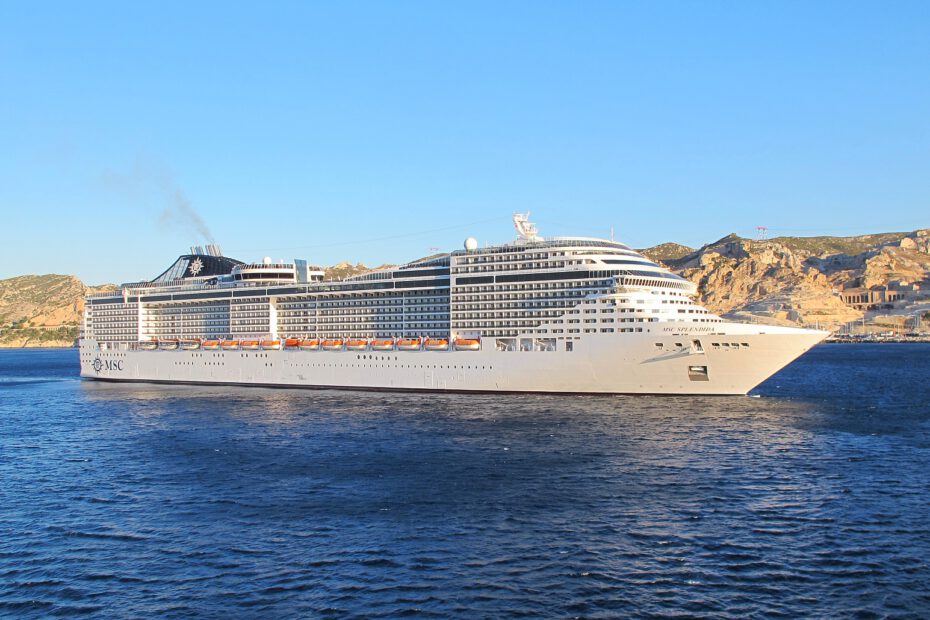 Eine Aufnahme der MSC Splendida von MSC Cruises im Hafen von Marseille, Frankreich, 2014.