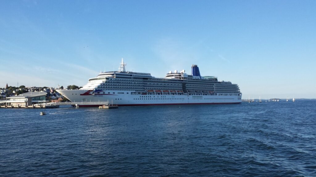 P&O Cruises Arcadia Eine Aufnahme der Arcadia von P&O Cruises im Hafen von Portland, Maine, 2016.