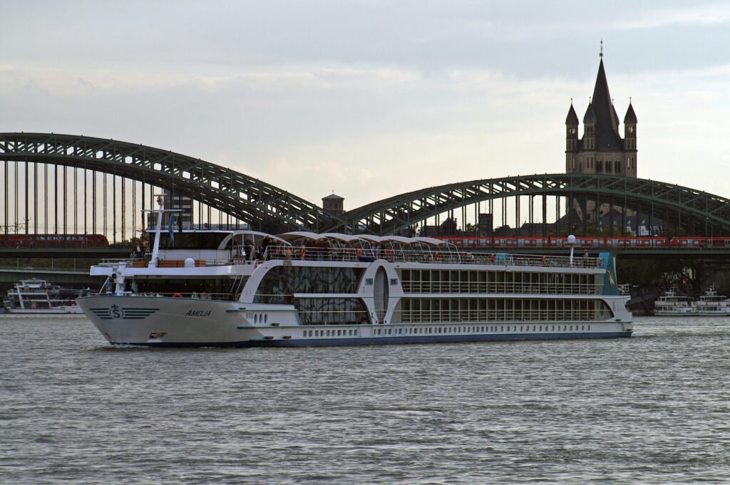 Eine Aufnahme der Amelia von Phoenix Reisen in Köln, 2012.