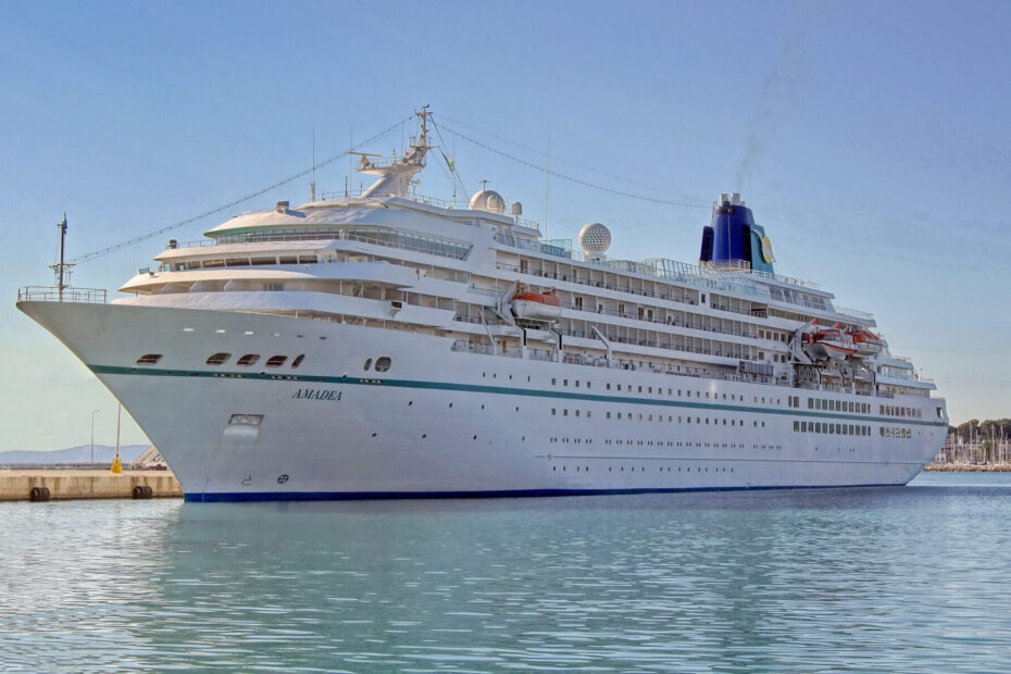 Eine Aufnahme der MS Amadea von Phoenix Cruises im Hafen von Split, Kroatien, 2011.