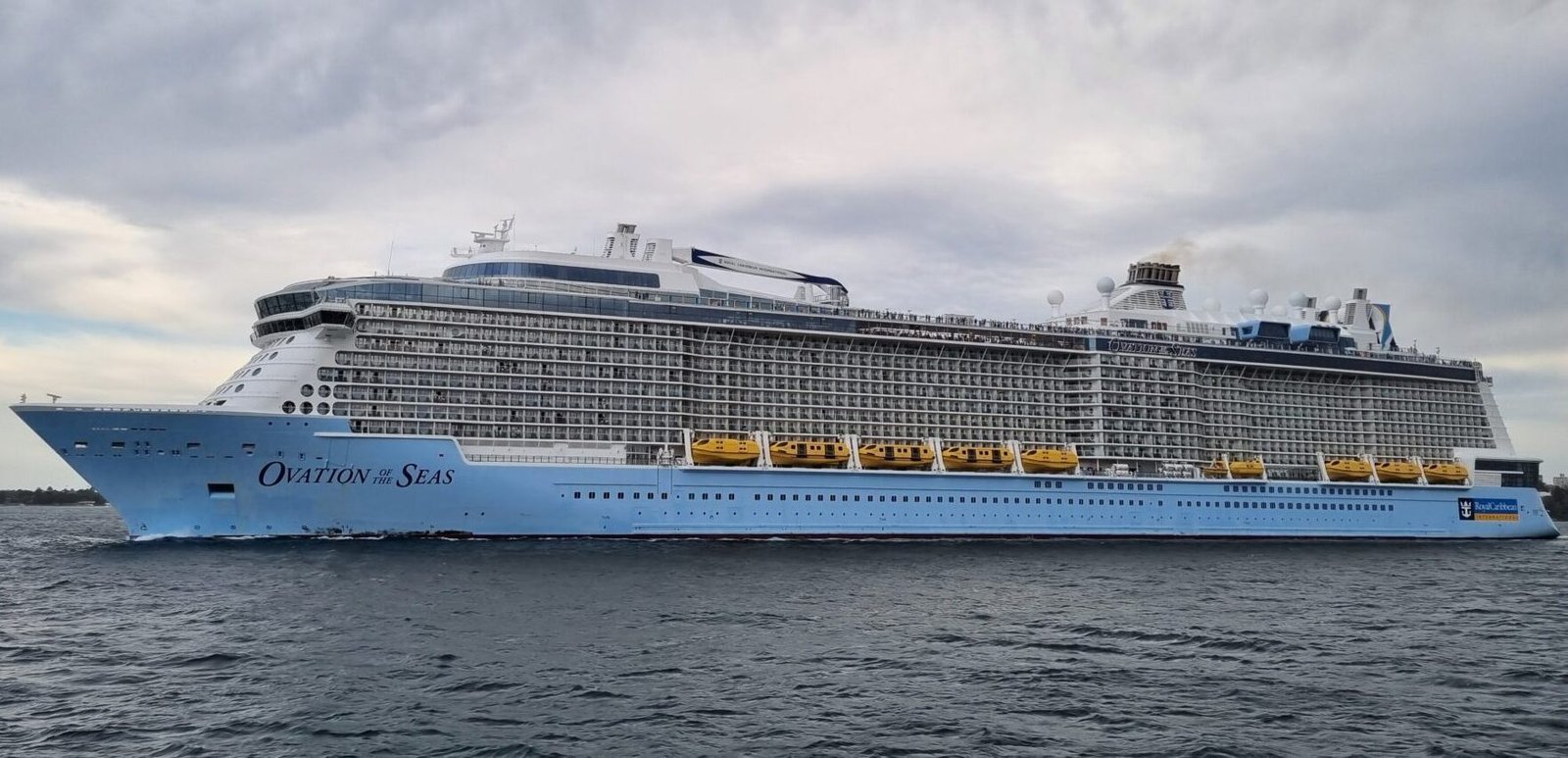 Eine Aufnahme der Ovation of the Seas von Royal Caribbean International in Sydney, 2025.