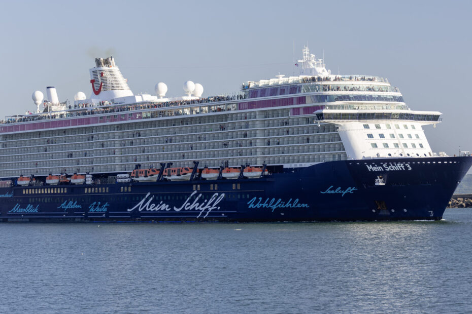 Eine Aufnahme der Mein Schiff 3 von TUI Cruises vor Malta, 2019.