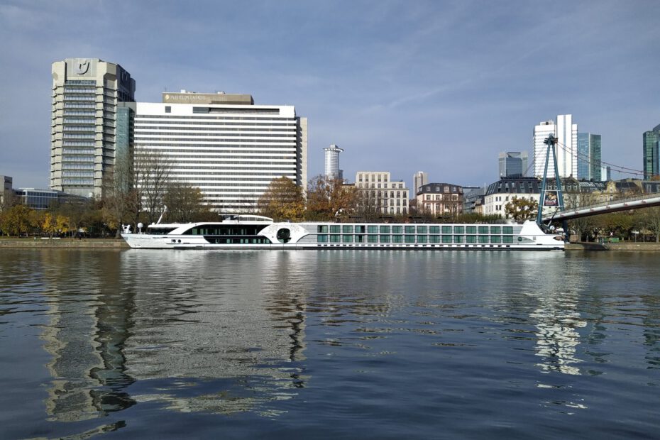 Eine Aufnahme der Thurgau Prestige von Thurgau Travel in Frankfurt am Main, 2021.