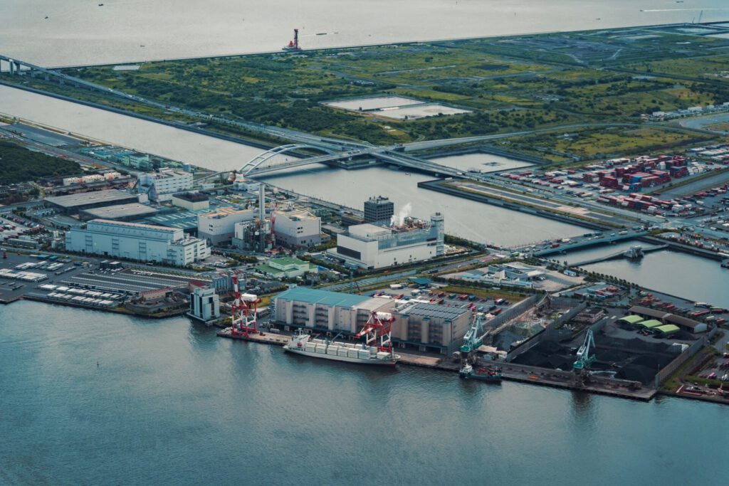 Tokio Eine Luftaufnahme vom Hafen in Tokio