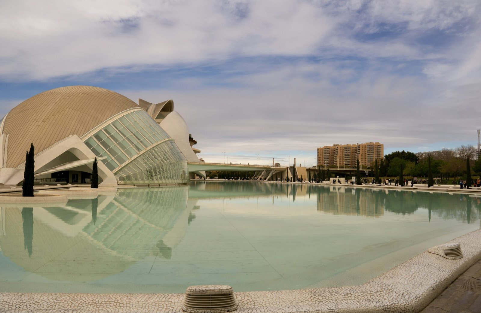 Eine Aufnahme der Ciudad de las Artes y las Ciencias in Valencia