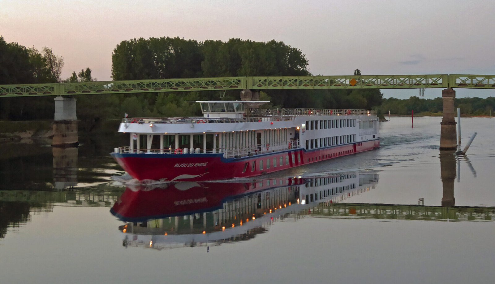 Eine Aufnahme der Bijou du Rhone von nicko cruises auf der Saone, 2017.