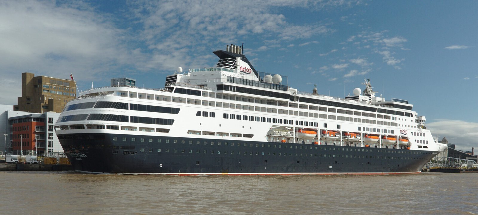 Eine Aufnahme der Vasco da Gama von nicko cruises im Liverpool Cruise Terminal, Liverpool, England, 2021.