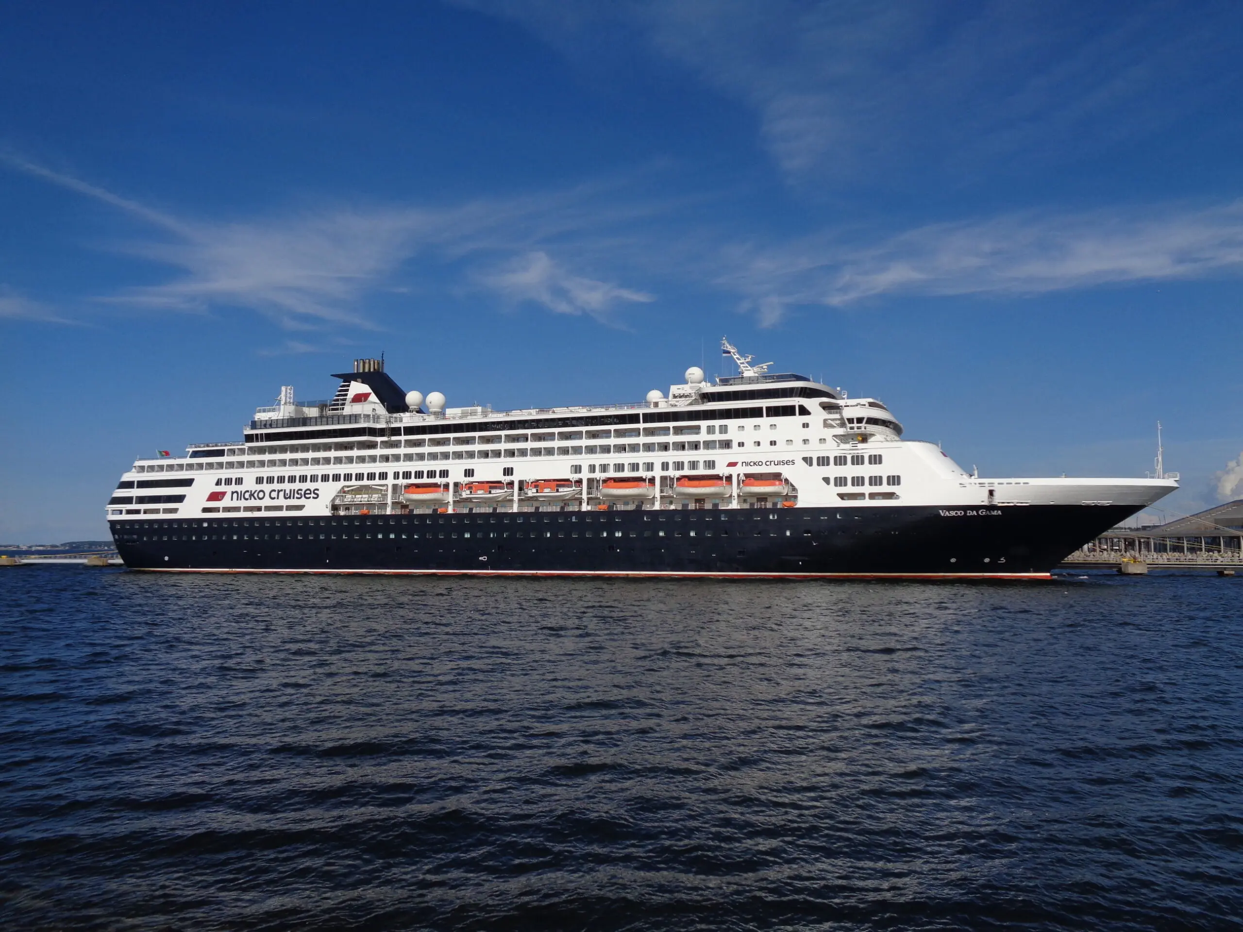 Eine Aufnahme der Vasco da Gama von nicko cruises im Hafen von Tallinn, 2022.